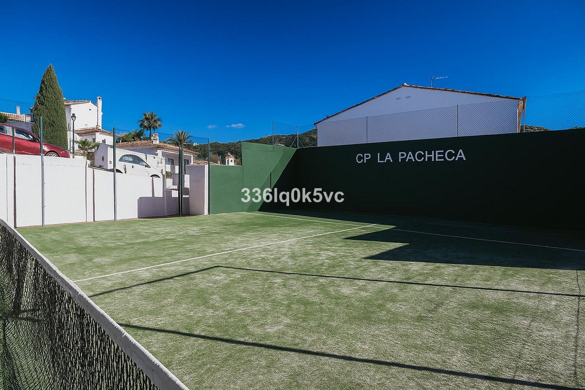 3 Bed Apartment for sale in Benahavís Costa Del Sol, Málaga, Spain