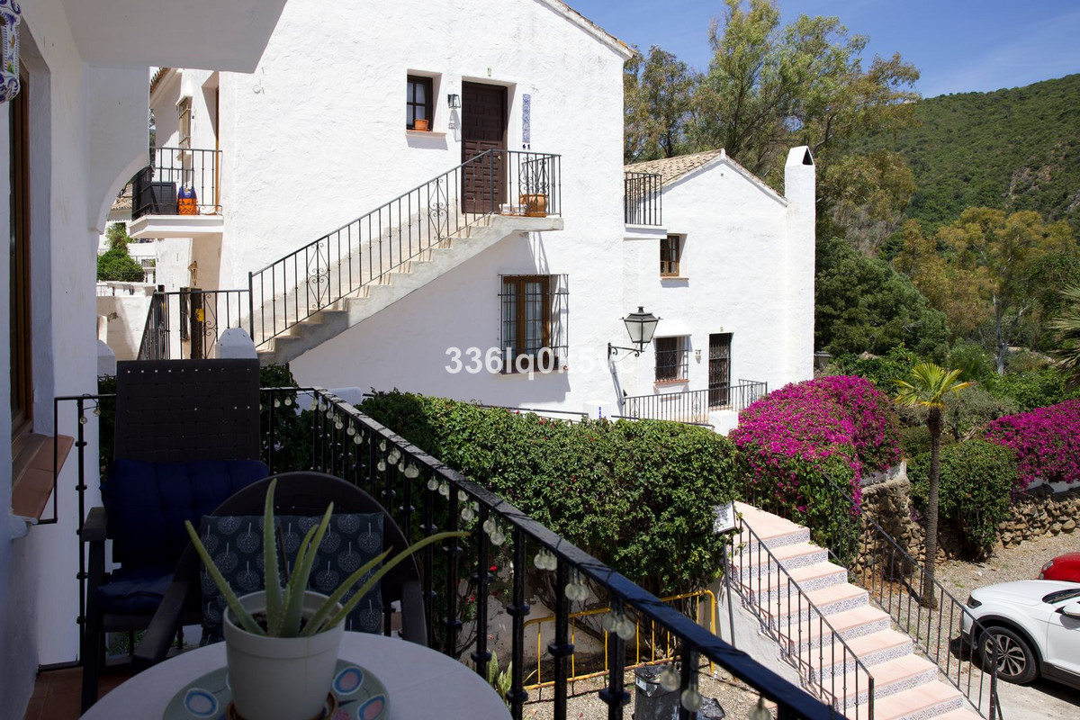 3 Bed Apartment for sale in Benahavís Costa Del Sol, Málaga, Spain