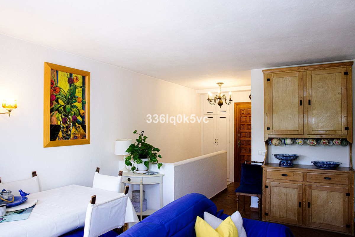 3 Bed Apartment for sale in Benahavís Costa Del Sol, Málaga, Spain