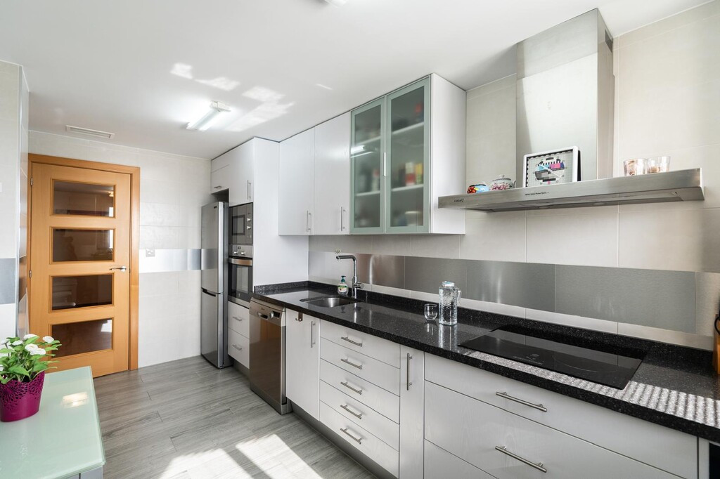 Se vende Apartamento Planta Media de 2 dormitorios en Costa Del Sol, Málaga, España