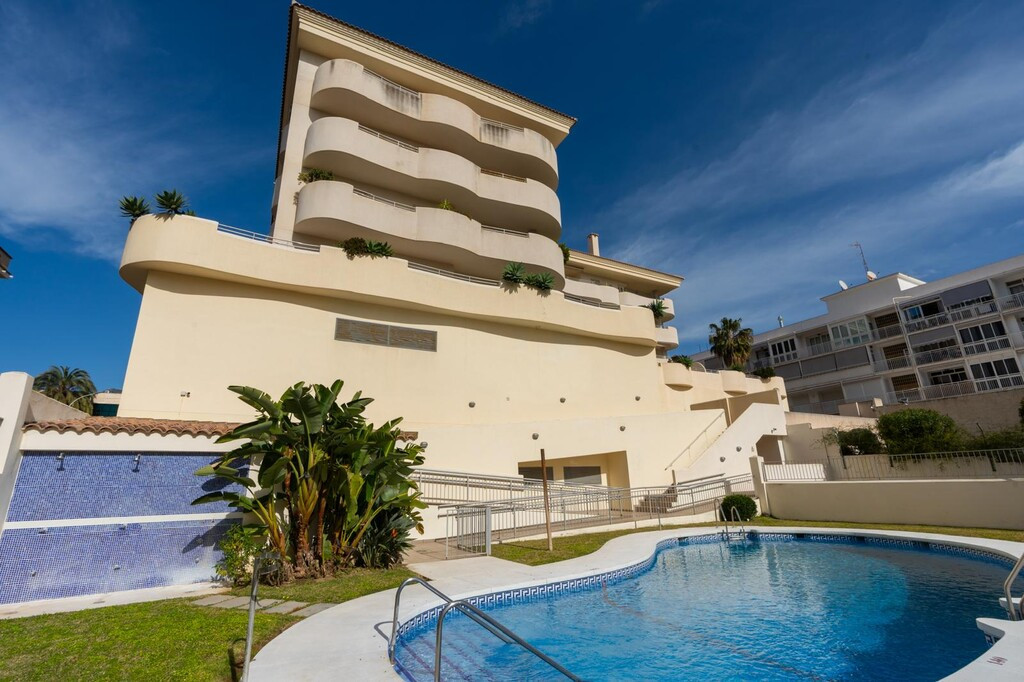 Se vende Apartamento Planta Media de 2 dormitorios en Costa Del Sol, Málaga, España