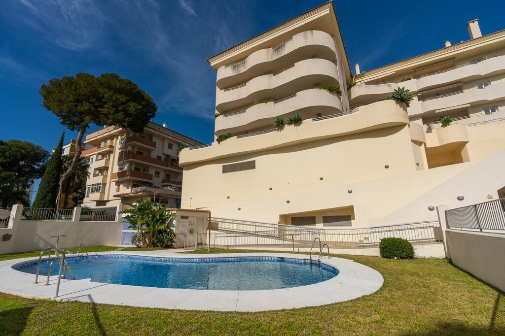 Se vende Apartamento Planta Media de 2 dormitorios en Costa Del Sol, Málaga, España