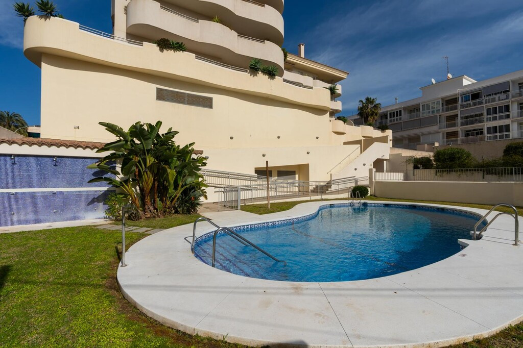 Se vende Apartamento Planta Media de 2 dormitorios en Costa Del Sol, Málaga, España