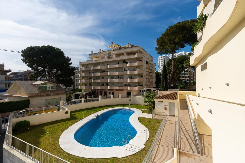 Se vende Apartamento Planta Media de 2 dormitorios en Costa Del Sol, Málaga, España