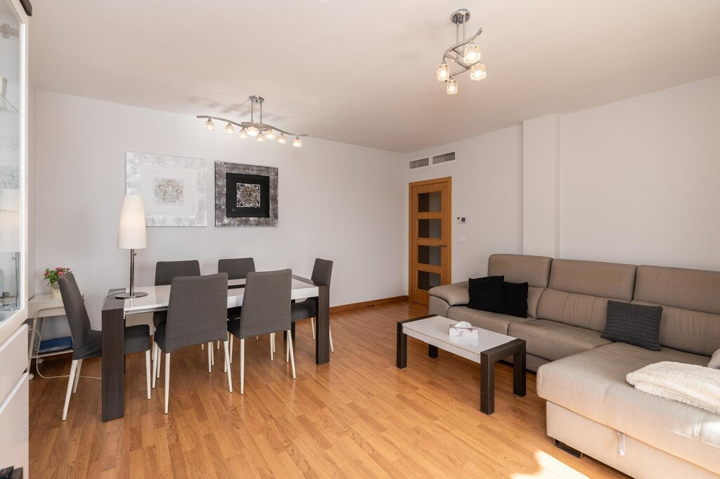Se vende Apartamento Planta Media de 2 dormitorios en Costa Del Sol, Málaga, España