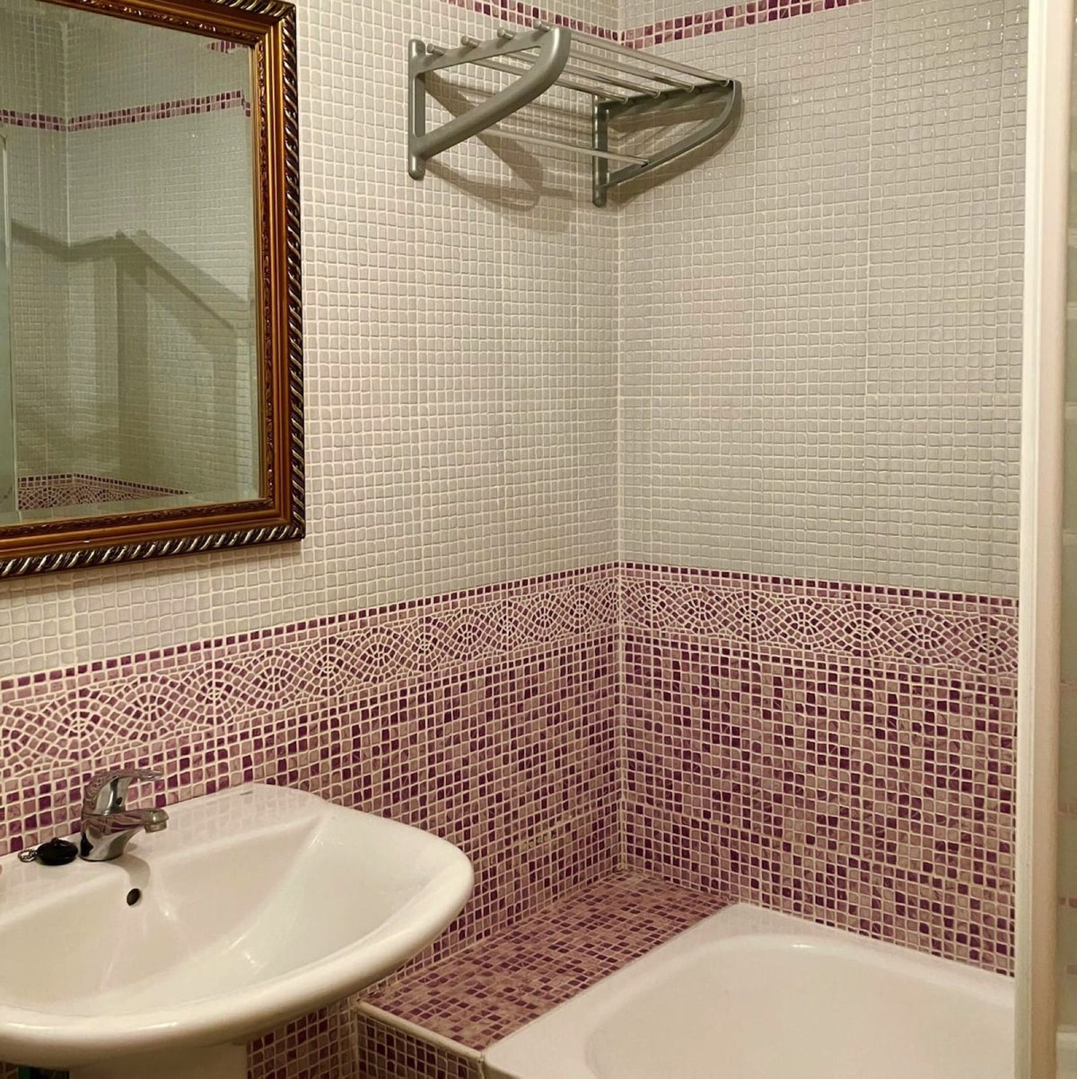 2 Bed Townhouse for sale in Estepona Costa Del Sol, Málaga, Spain