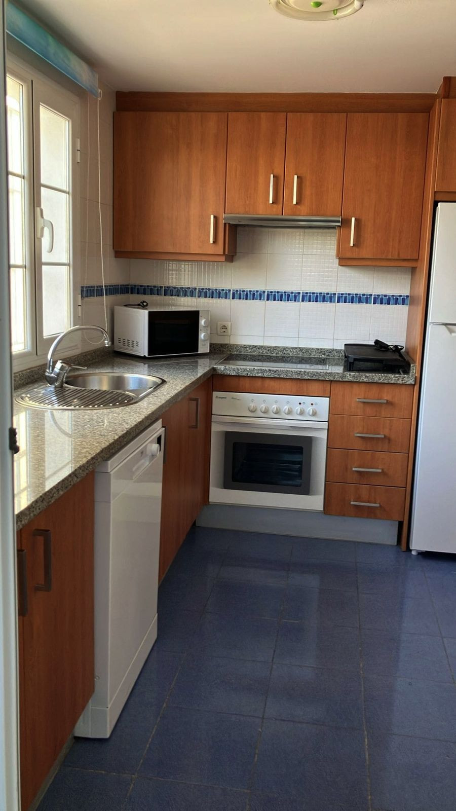 2 Bed Townhouse for sale in Estepona Costa Del Sol, Málaga, Spain