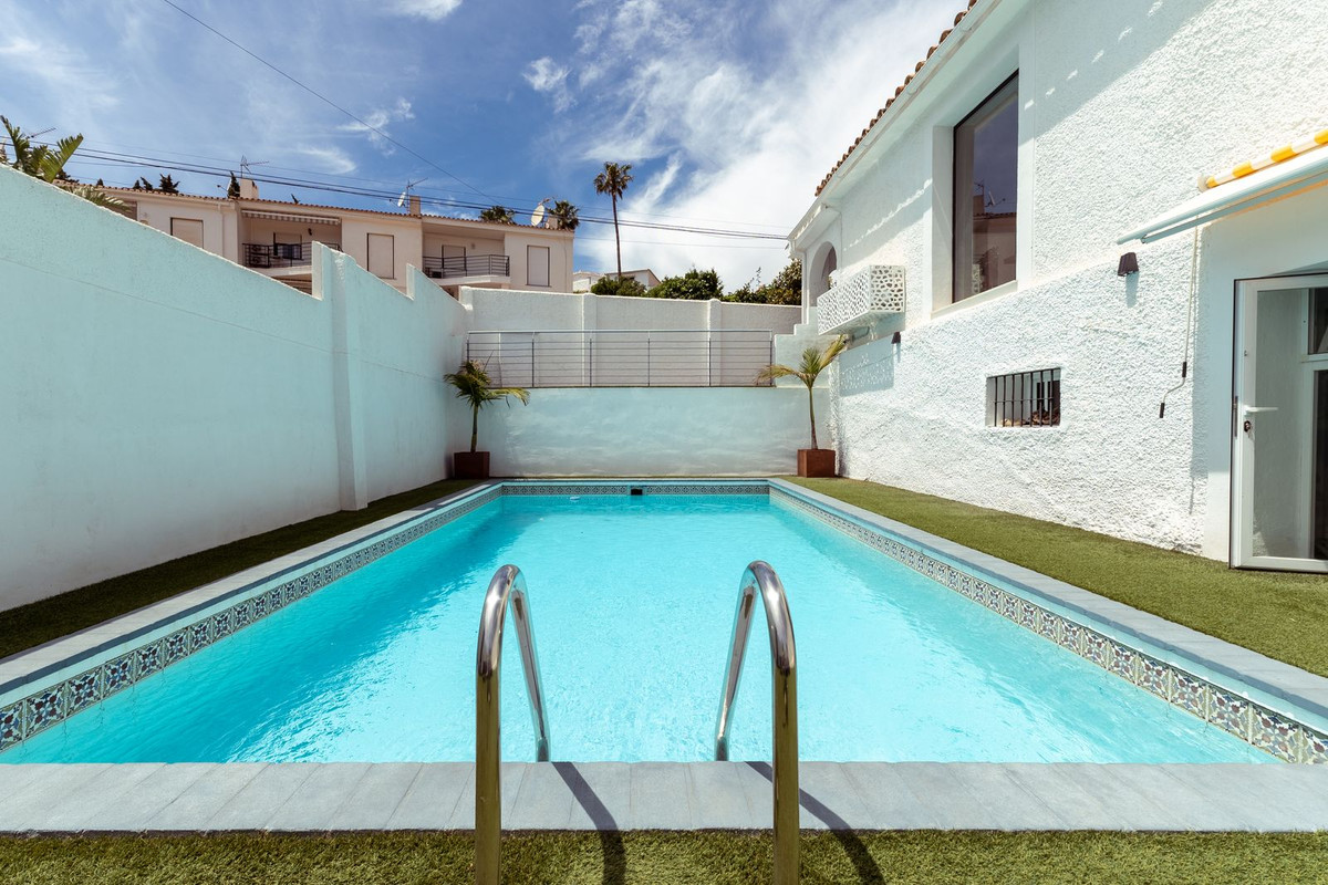 3 Bed Townhouse for sale in Benalmadena Costa Del Sol, Málaga, Spain