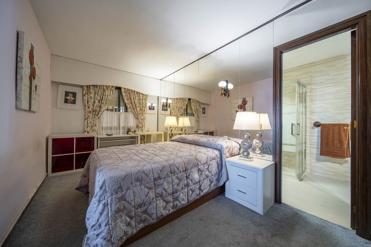 3 Bed Apartment for sale in Fuengirola Costa Del Sol, Málaga, Spain