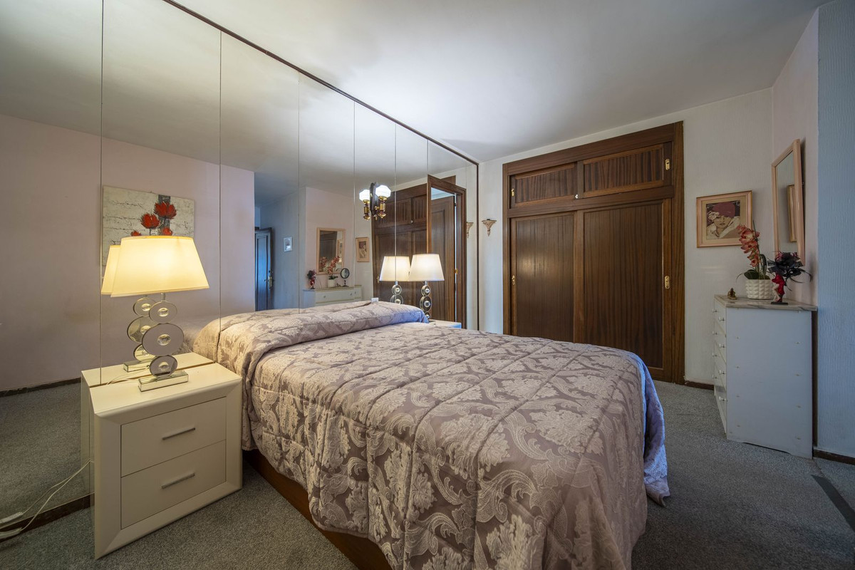 3 Bed Apartment for sale in Fuengirola Costa Del Sol, Málaga, Spain