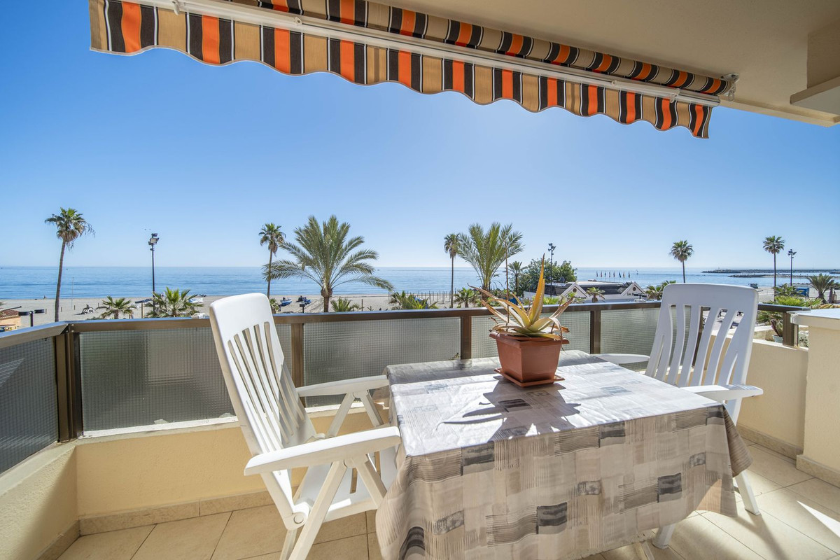 3 Bed Apartment for sale in Fuengirola Costa Del Sol, Málaga, Spain