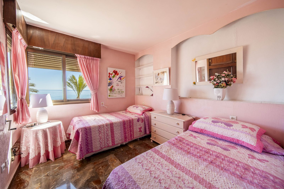 3 Bed Apartment for sale in Fuengirola Costa Del Sol, Málaga, Spain