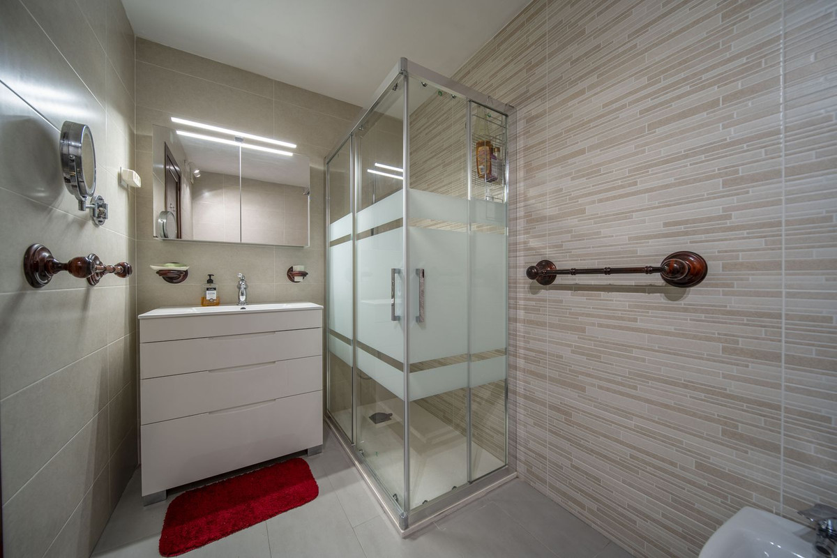 3 Bed Apartment for sale in Fuengirola Costa Del Sol, Málaga, Spain