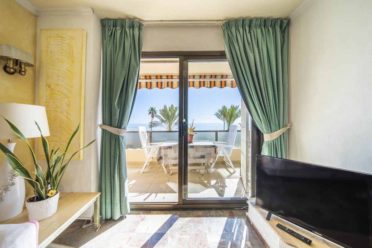 3 Bed Apartment for sale in Fuengirola Costa Del Sol, Málaga, Spain