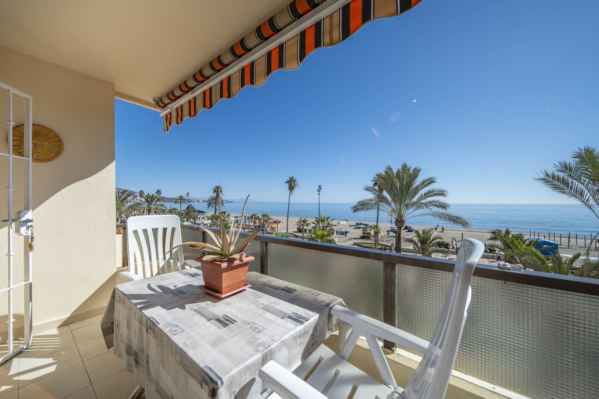 3 Bed Apartment for sale in Fuengirola Costa Del Sol, Málaga, Spain