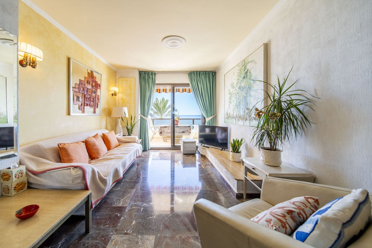 3 Bed Apartment for sale in Fuengirola Costa Del Sol, Málaga, Spain