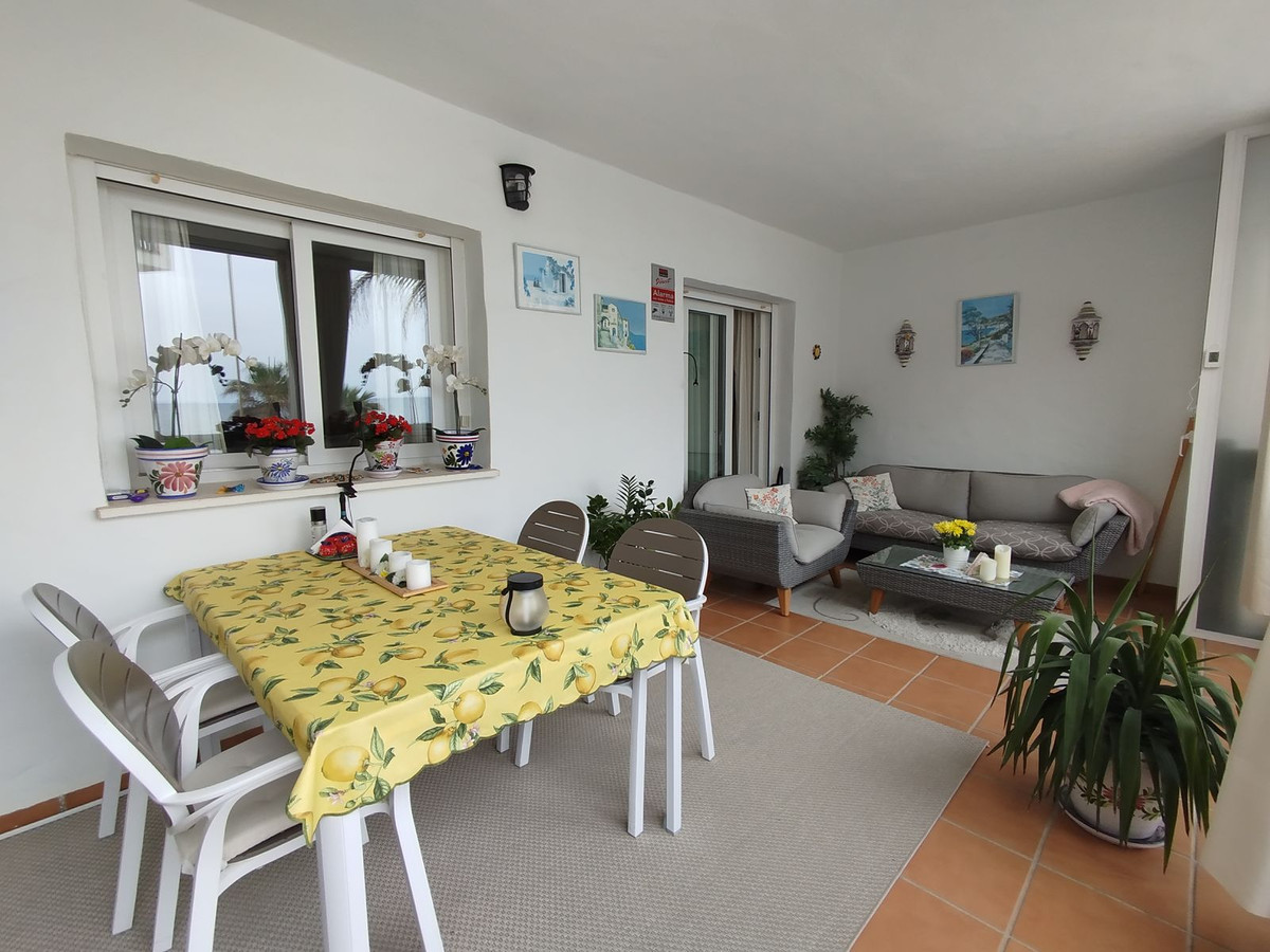 2 Bed Apartment for sale in Calahonda Costa Del Sol, Málaga, Spain