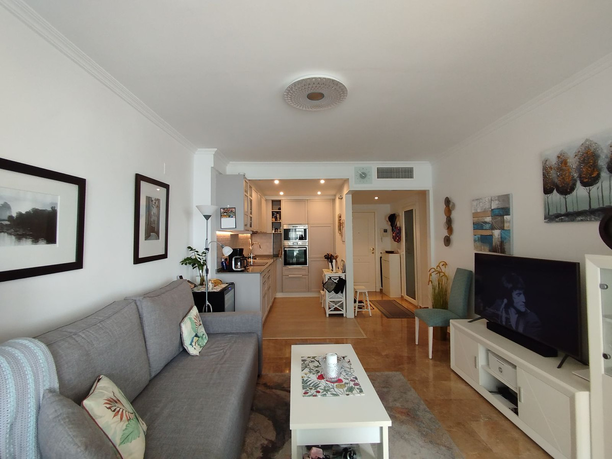 2 Bed Apartment for sale in Calahonda Costa Del Sol, Málaga, Spain