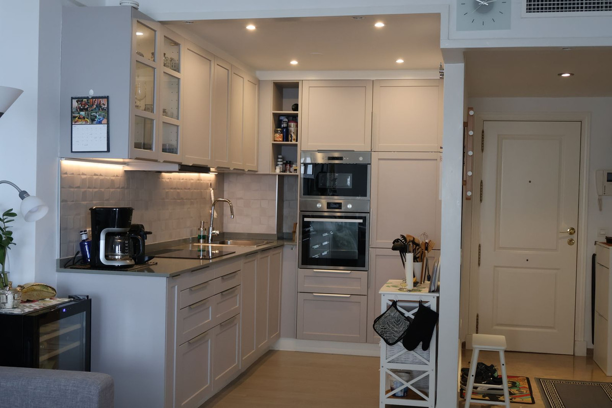 2 Bed Apartment for sale in Calahonda Costa Del Sol, Málaga, Spain