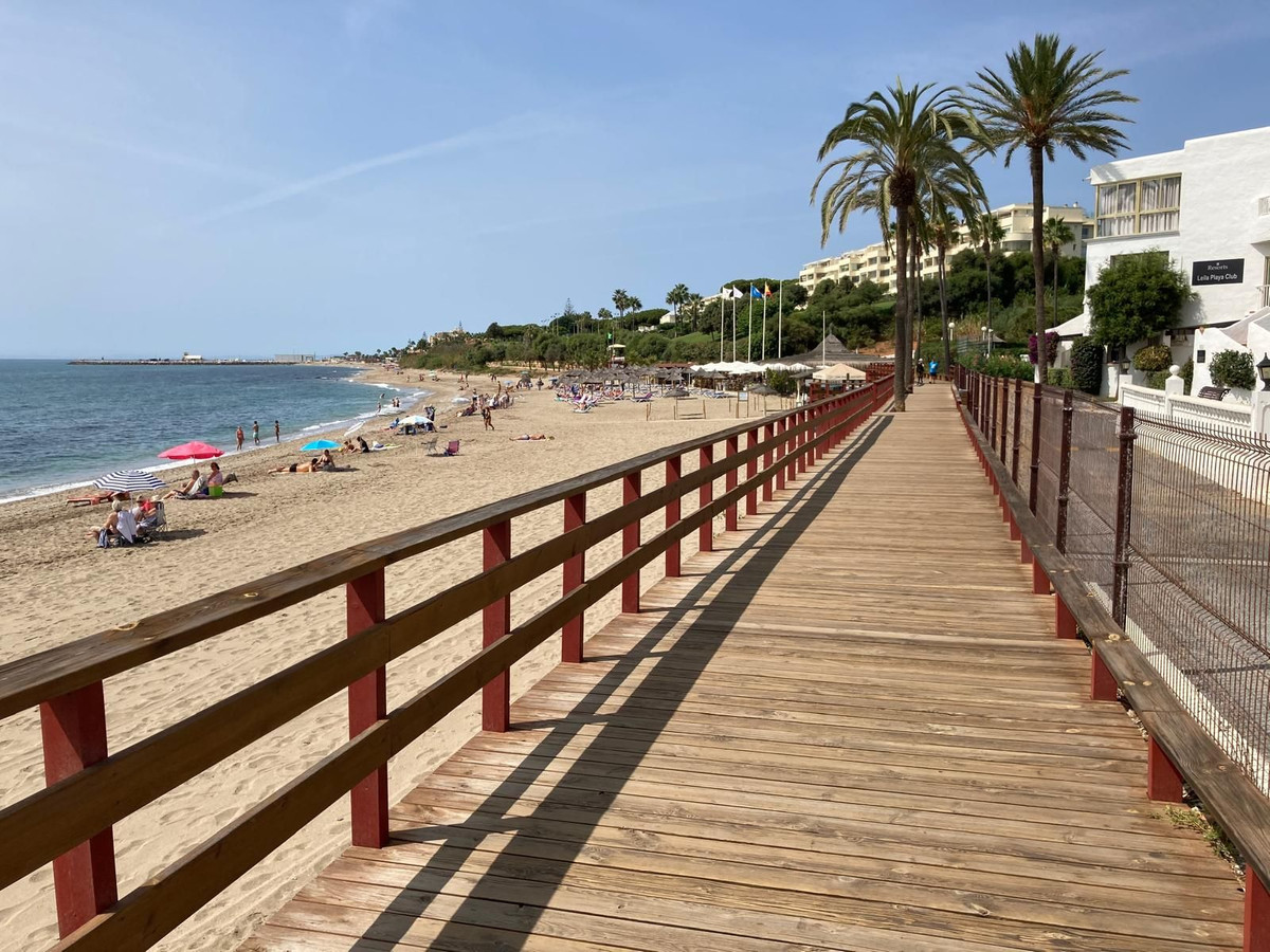 2 Bed Apartment for sale in Calahonda Costa Del Sol, Málaga, Spain