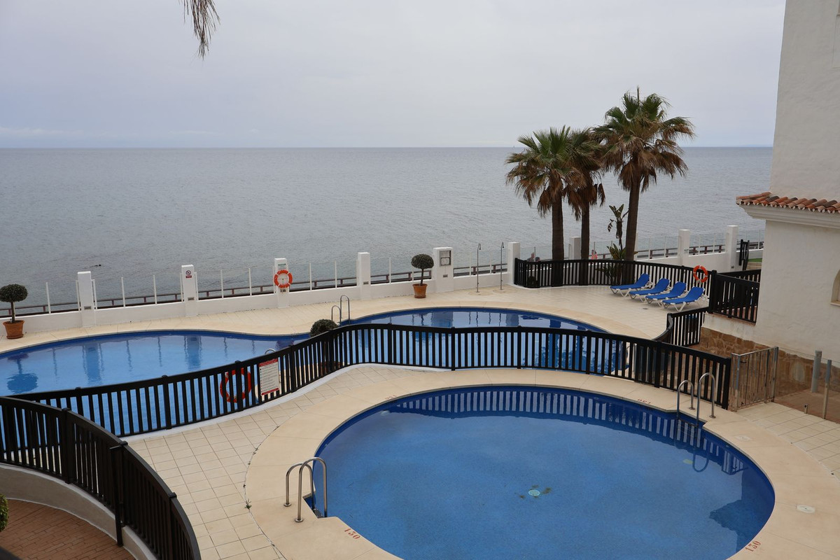 2 Bed Apartment for sale in Calahonda Costa Del Sol, Málaga, Spain