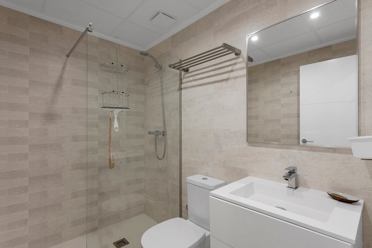 Se vende Apartamento Planta Baja de 2 dormitorios en Costa Blanca, Alicante, España