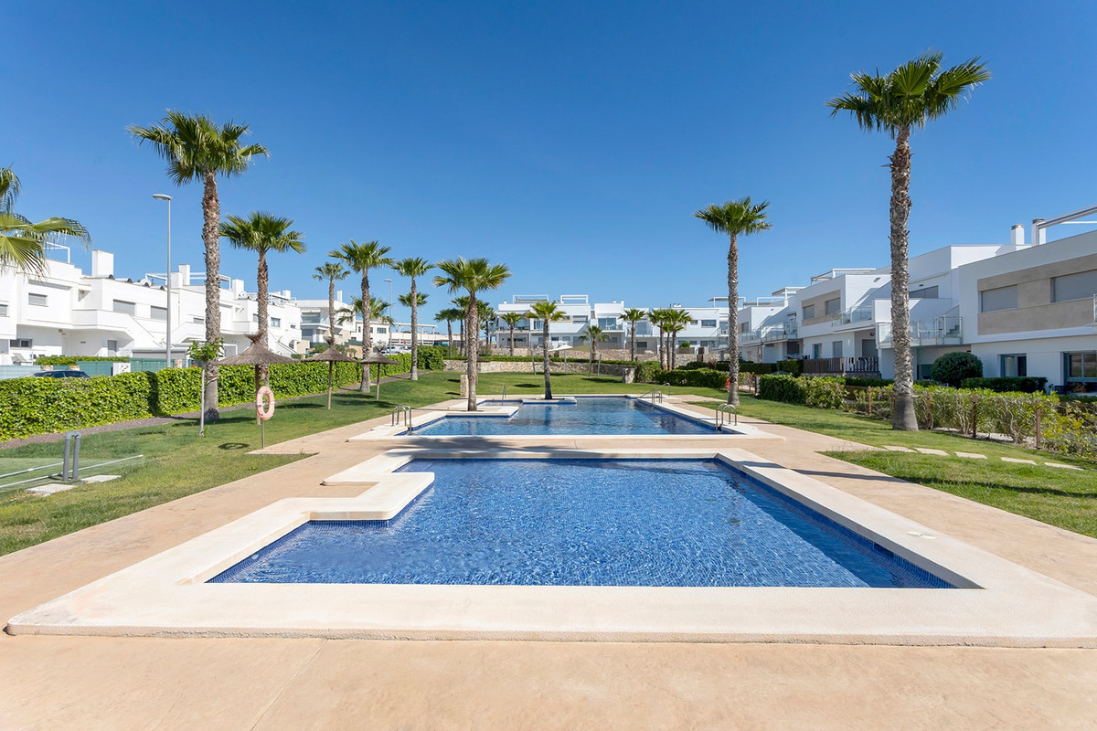 Se vende Apartamento Planta Baja de 2 dormitorios en Costa Blanca, Alicante, España