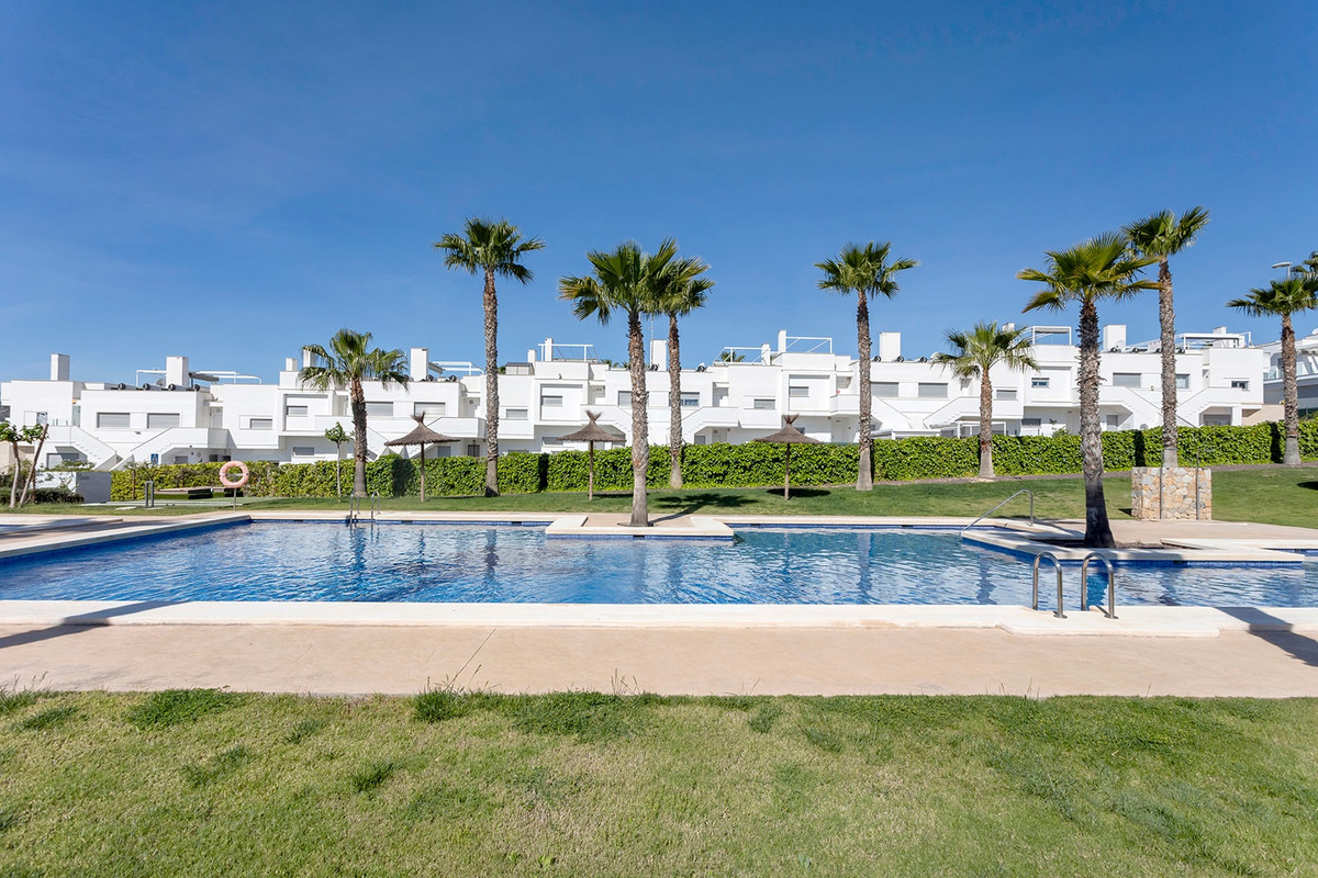 Se vende Apartamento Planta Baja de 2 dormitorios en Costa Blanca, Alicante, España