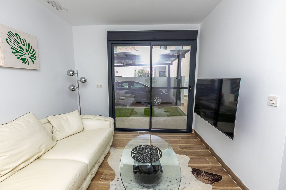 Se vende Villa - Chalet de 2 dormitorios en Costa Blanca, Alicante, España
