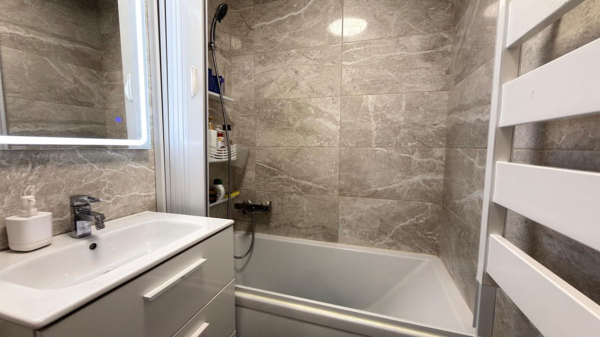 Se vende Apartamento Planta Media de 3 dormitorios en Costa Blanca, Alicante, España
