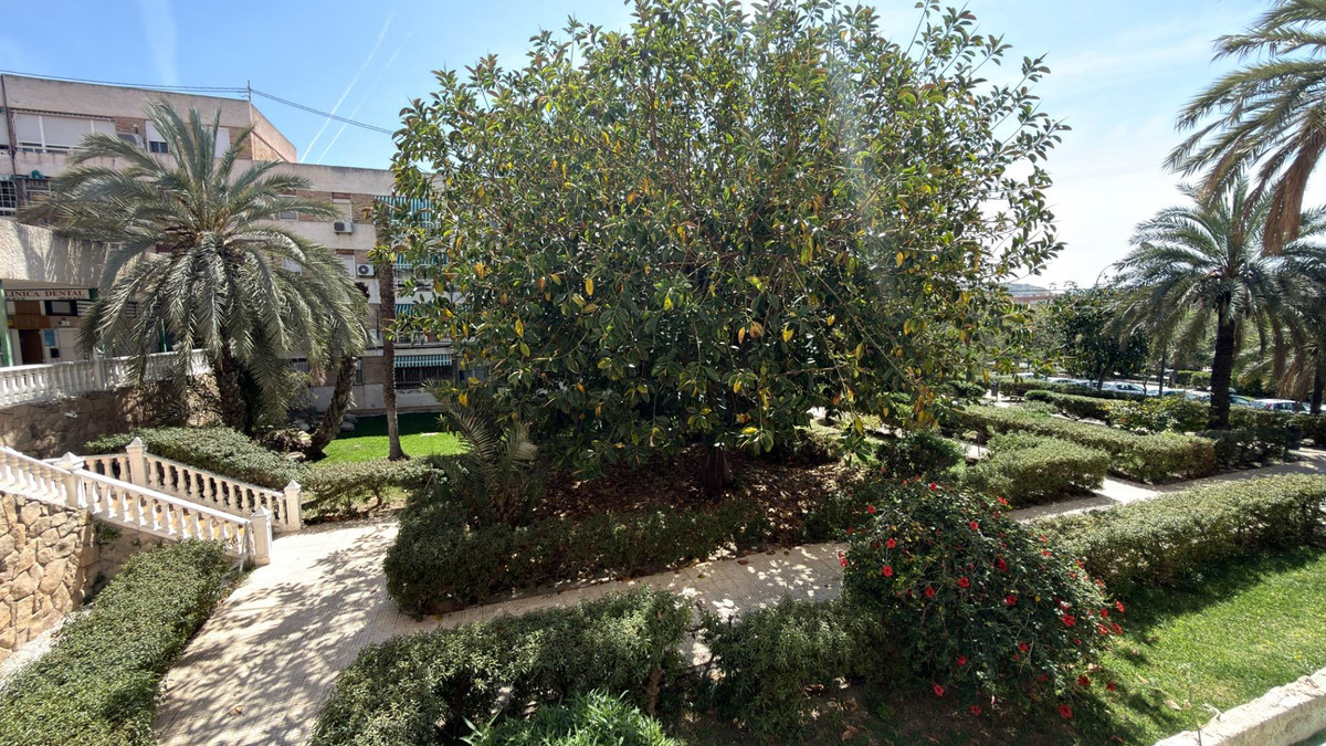 Se vende Apartamento Planta Media de 3 dormitorios en Costa Blanca, Alicante, España