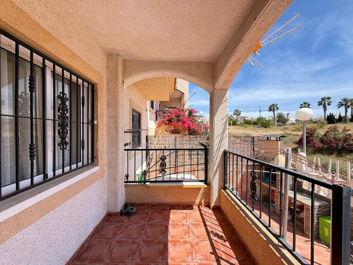 Se vende Bungalow de 2 dormitorios en Costa Blanca, Alicante, España
