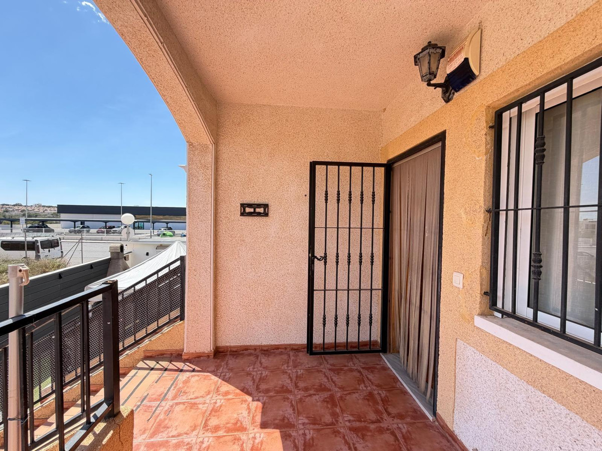 Se vende Bungalow de 2 dormitorios en Costa Blanca, Alicante, España