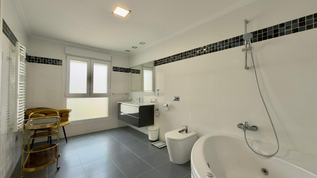 4 Bed Apartment for sale in Villajoyosa Costa Blanca, Alicante, Spain