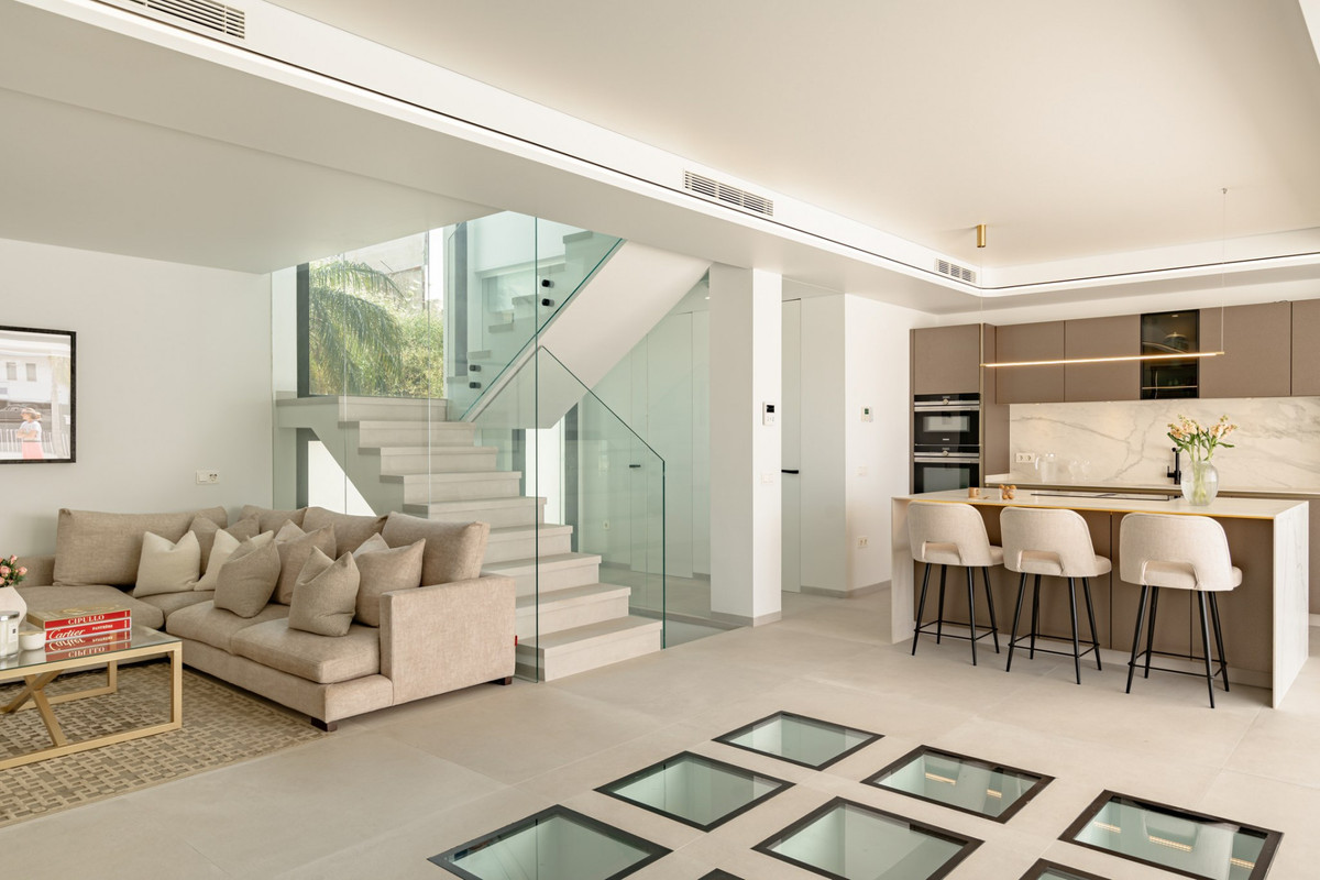 4 Bed Townhouse for sale in La Cala De Mijas Costa Del Sol, Málaga, Spain
