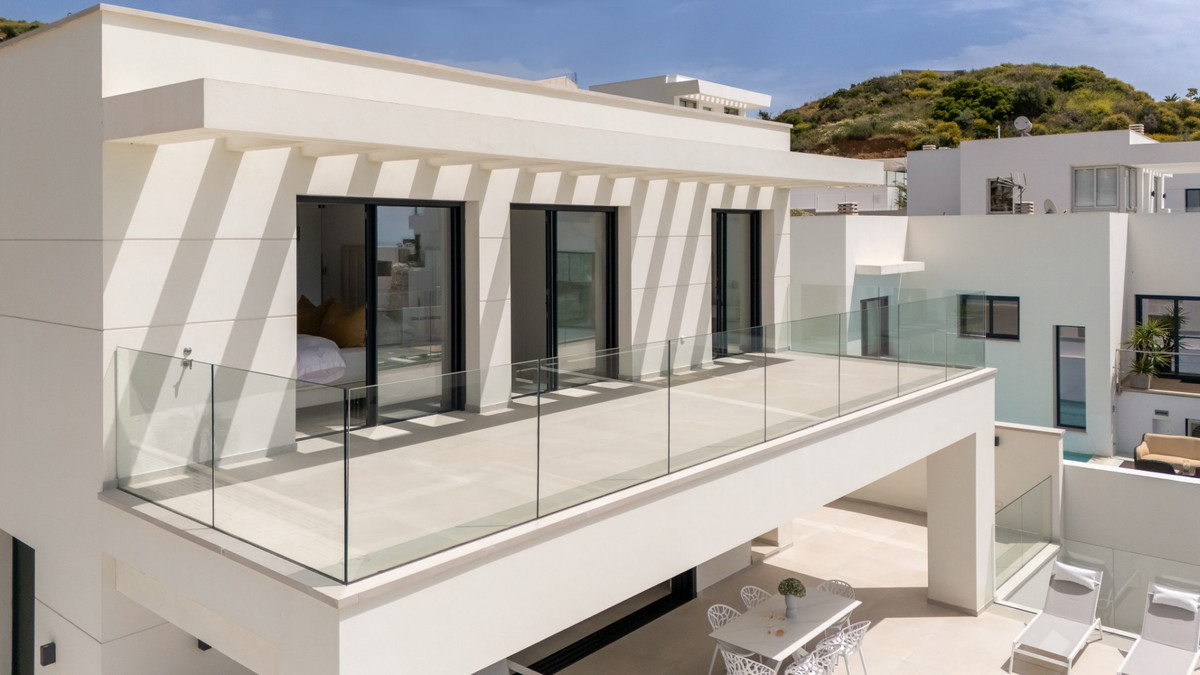 4 Bed Townhouse for sale in La Cala De Mijas Costa Del Sol, Málaga, Spain