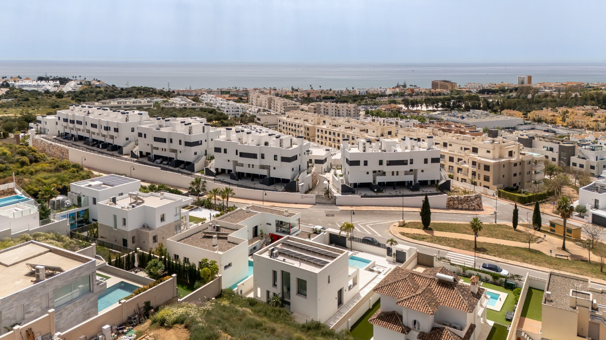 4 Bed Townhouse for sale in La Cala De Mijas Costa Del Sol, Málaga, Spain