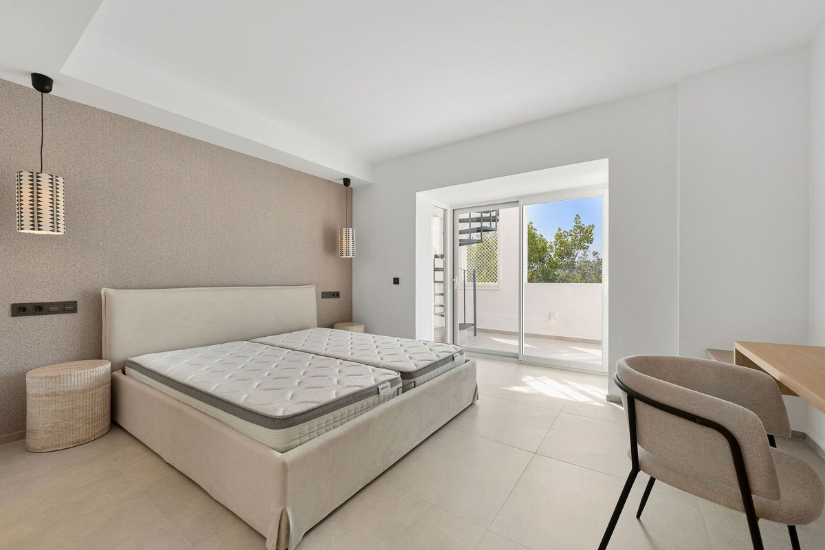 3 Bed Apartment for sale in Nueva Andalucía Costa Del Sol, Málaga, Spain