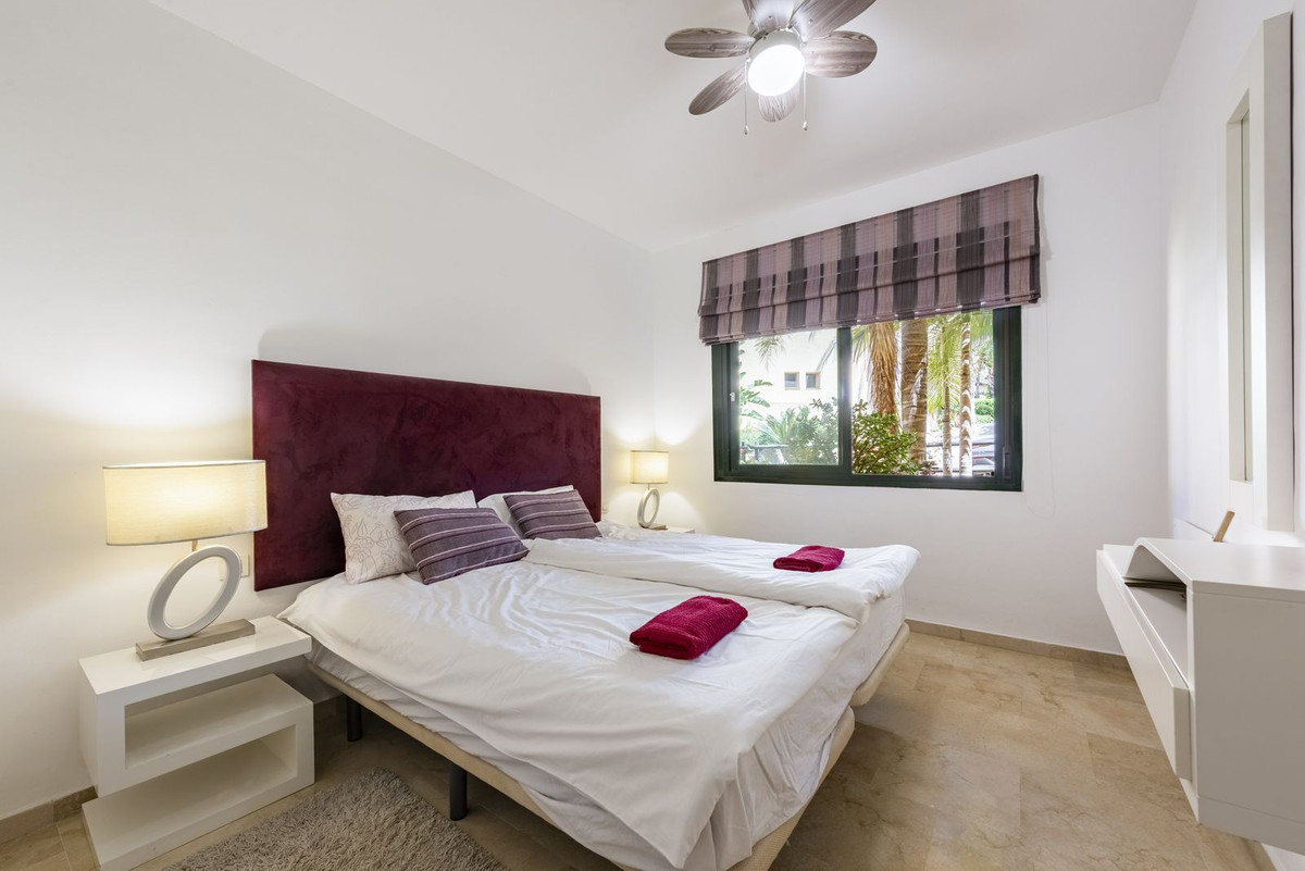 Se vende Apartamento Planta Media de 2 dormitorios en Costa Del Sol, Málaga, España