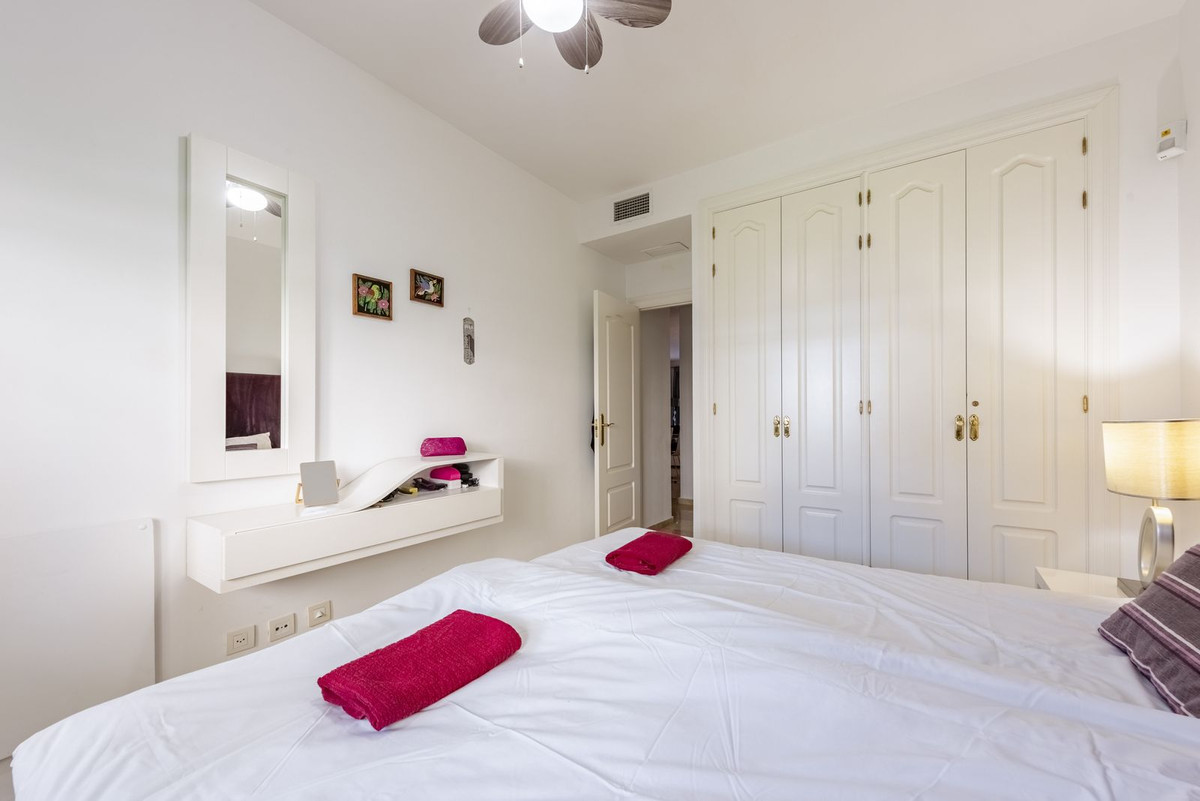 Se vende Apartamento Planta Media de 2 dormitorios en Costa Del Sol, Málaga, España