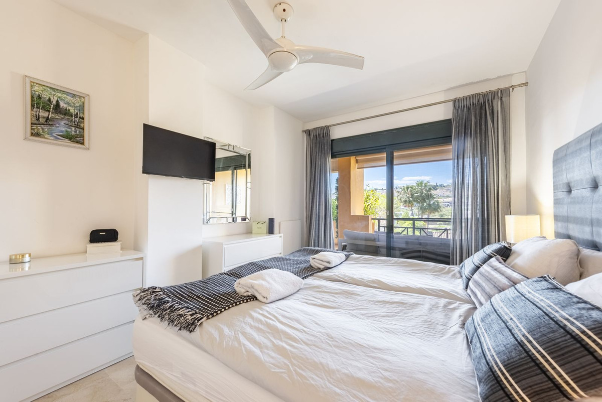 Se vende Apartamento Planta Media de 2 dormitorios en Costa Del Sol, Málaga, España