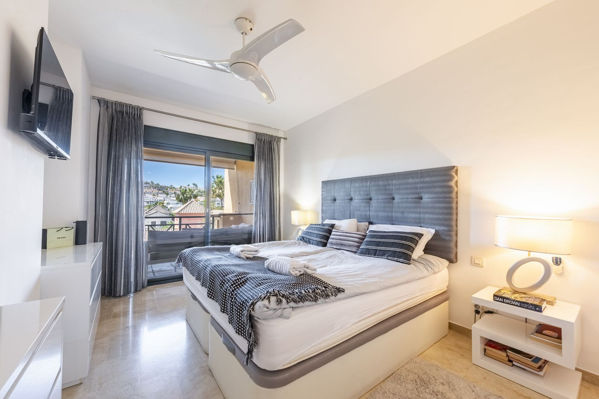 Se vende Apartamento Planta Media de 2 dormitorios en Costa Del Sol, Málaga, España