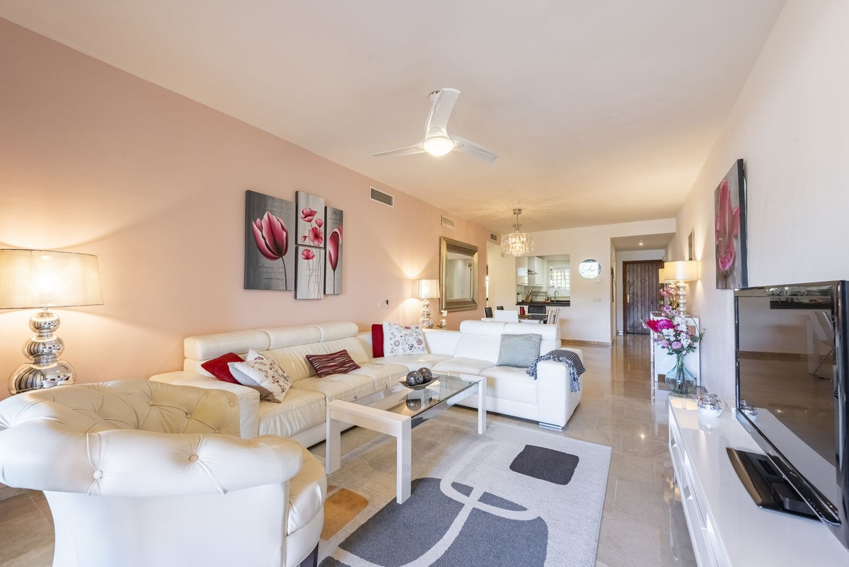 Se vende Apartamento Planta Media de 2 dormitorios en Costa Del Sol, Málaga, España