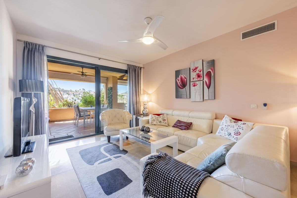 Se vende Apartamento Planta Media de 2 dormitorios en Costa Del Sol, Málaga, España