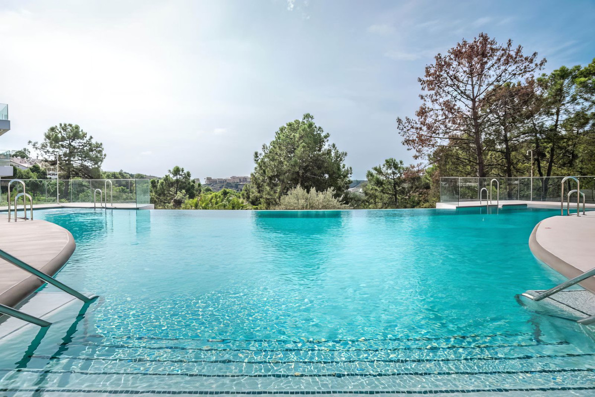 2 Bed Apartment for sale in Selwo Costa Del Sol, Málaga, Spain