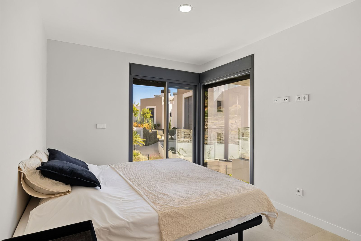 2 Bed Apartment for sale in Selwo Costa Del Sol, Málaga, Spain