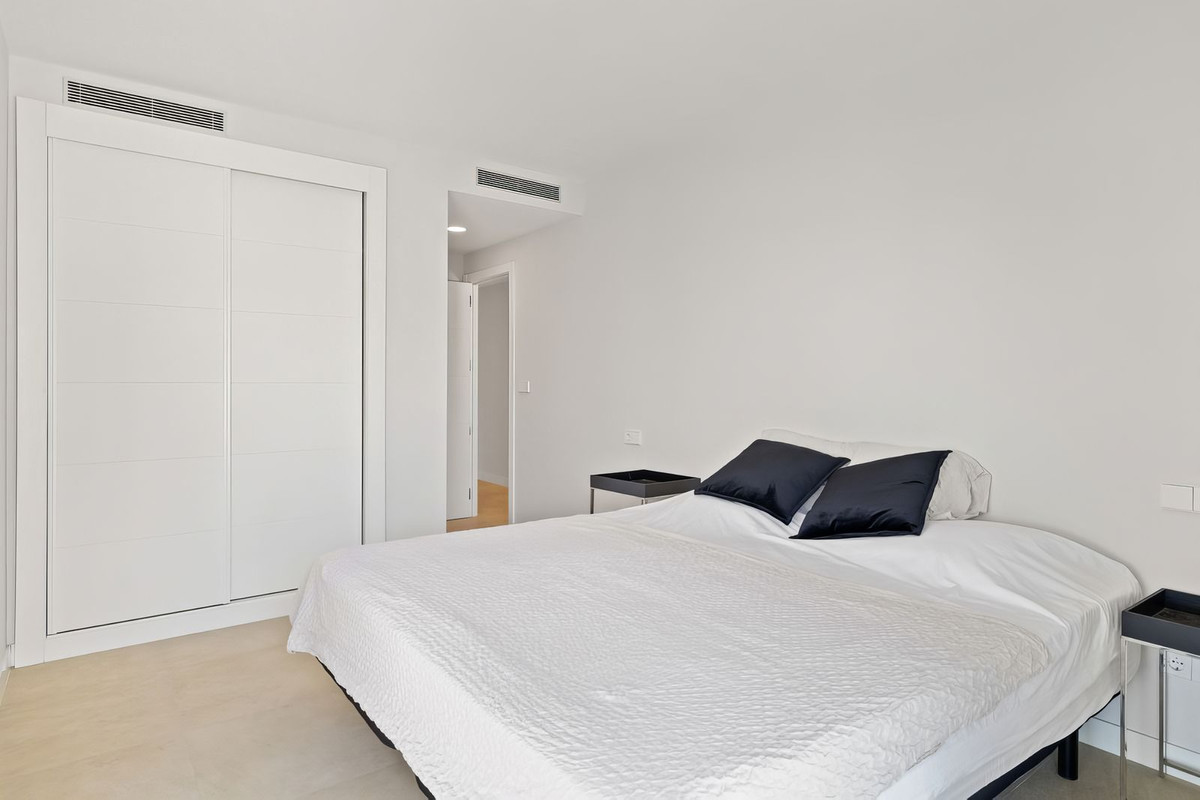 2 Bed Apartment for sale in Selwo Costa Del Sol, Málaga, Spain