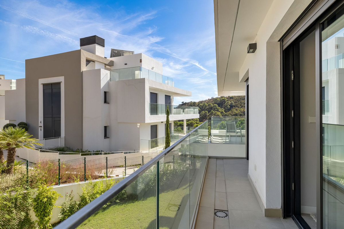 2 Bed Apartment for sale in Selwo Costa Del Sol, Málaga, Spain