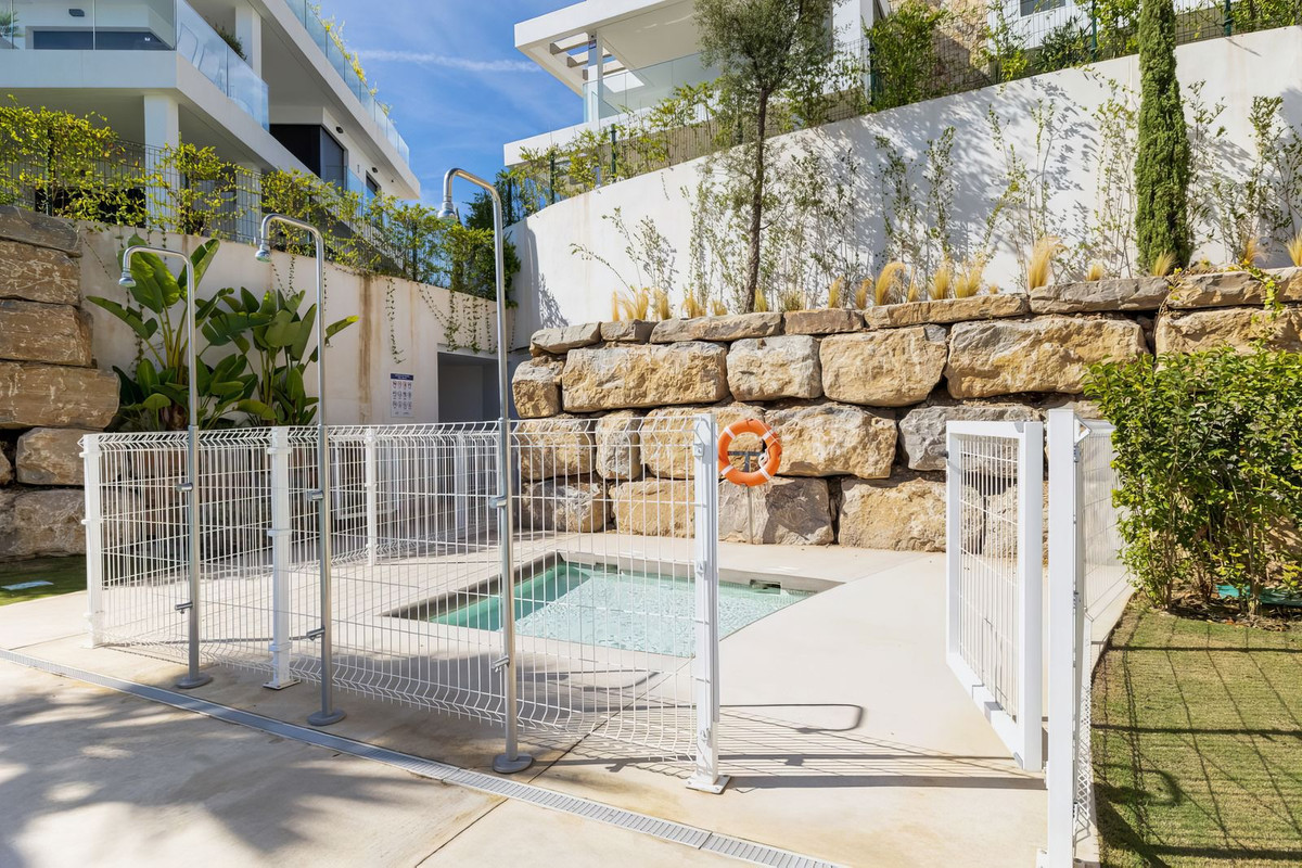 2 Bed Apartment for sale in Selwo Costa Del Sol, Málaga, Spain