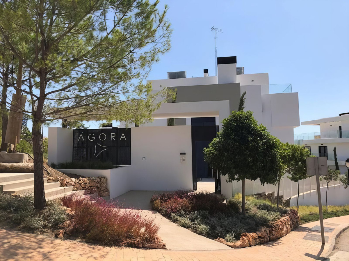 2 Bed Apartment for sale in Selwo Costa Del Sol, Málaga, Spain